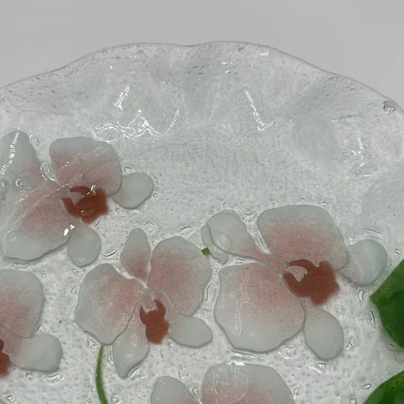 Fused Glass Scalloped Large Plate/Bowl Pink Pansies Green leaves - Picture 7 of 16